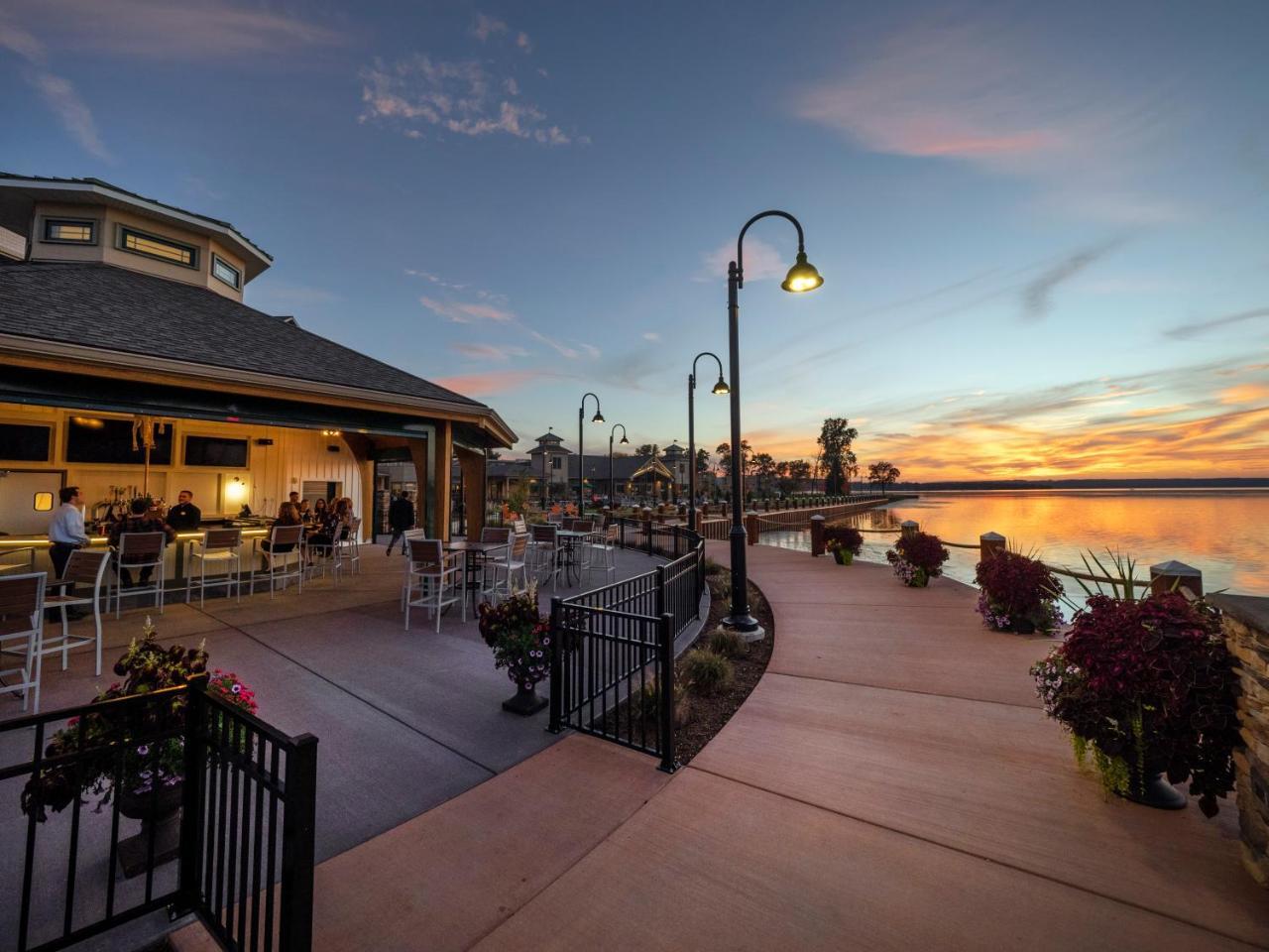 Chautauqua Harbor Hotel - Jamestown Celoron Exterior foto